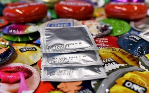 Condom Addiction: Bizarre new trend shows people using condoms to get high 3 Condom Addiction: Bizarre new trend shows people using condoms to get high 2