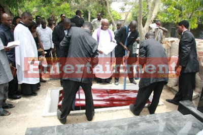 Pictures From Suzy Q's Burial...May Her Soul Rest In Peace. 12