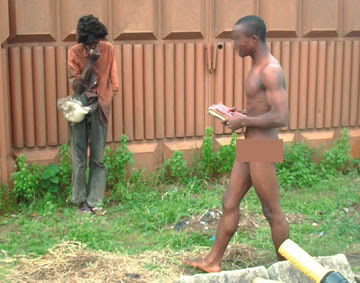 Pastor runs mad while praying for mad man 6