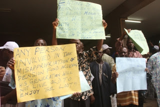 PICTURES: Pensioners Protesting In Abuja! 4