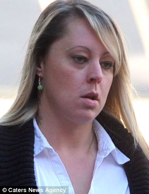 Mother Of 3 who slept with 2 Brothers aged 15 and 17 dosen't know which of them got her pregnant 2