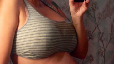 Amber Rose shows off her large baby bump 5