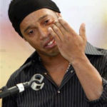 PHOTO: Ronaldinho Crying After Losing Father To Heart Attack 2