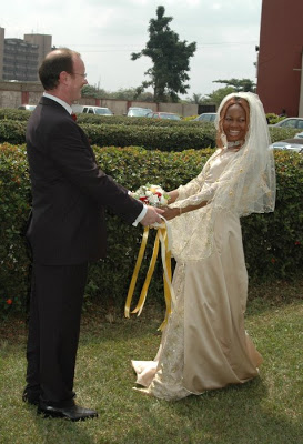 See Goldie's Wedding Pictures 1
