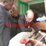 PHOTO: Goldie's Husband Pays His Last Tribute To Her 1