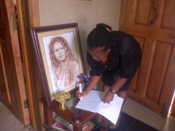 Goldie's Condolence Register Opened 3