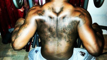 PHOTO: Inyanya Tattoo's His Back 1
