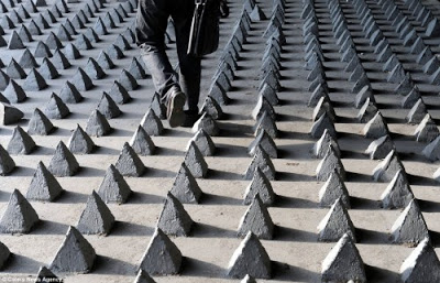 See How China Prevents People From Sleeping And Driving Under The Bridge 3