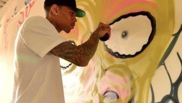 Chris Brown Paints For Charity 1