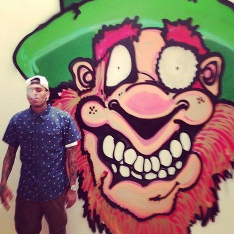 Chris Brown Paints For Charity 6