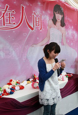 PHOTOS: Chinese Student Holds Her Own Funeral So She Could Enjoy It While She's Still Alive 4