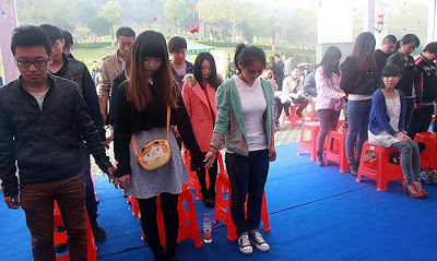 PHOTOS: Chinese Student Holds Her Own Funeral So She Could Enjoy It While She's Still Alive 5