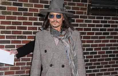 Hollywood actor Johnny Depp is almost blind 16