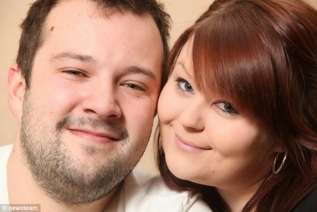 Man nearly drowns girlfriend while proposing under water 16