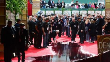 PHOTOS: Golden Globe Awards Red Carpet Flooded With Sewage As Drainage Pipe Bursts 1