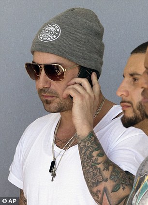 See Justin Bieber's Dad - Jeremy Bieber 17