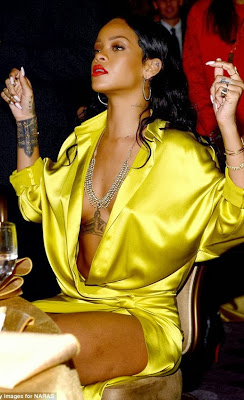 Would You Rock This Rihanna's Stunning Yellow Gown? 3