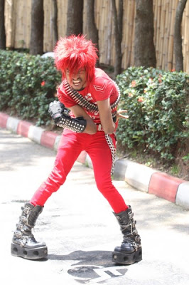 Denrele Says A Police Man Used His Perfume While Searching His Luggage 2