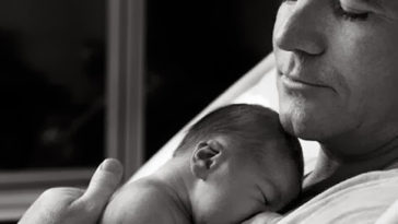 See Pictures of Simon Cowell's Adorable Newborn Son, Eric 1