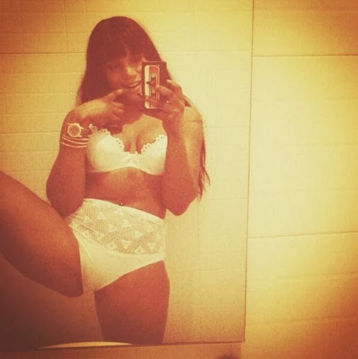 Maheeda Shares Her Sexy Bathroom Pictures 5