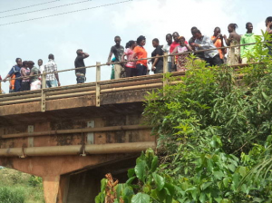 PHOTOS: Lady Who Died By Jumping Into Aya River in Ogoja, Cross River, Nigeria 1