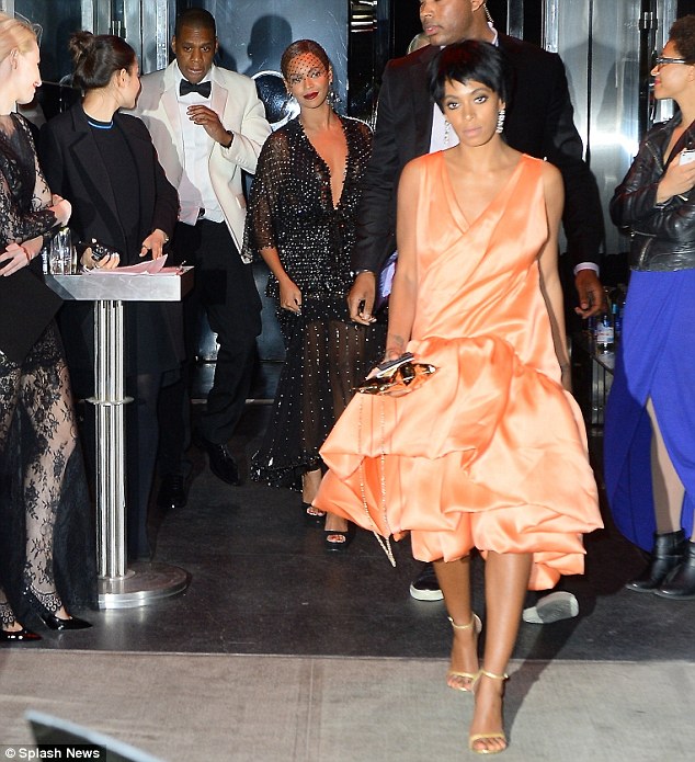 Beyonce And Solange Attended Kelly Rowland's Wedding In Costa Rica Without Jay Z After The Elevator Attack 7