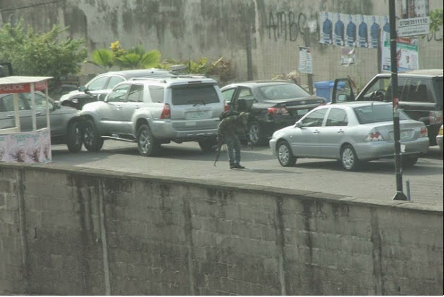Pictures From The Scene Of The Robbery Attack At First City Monument Bank (FCMB) Lekki Phase 1 9