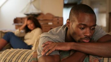 Ladies, 10 warning signs you are dating an immature man and why should quit now! 3