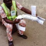 INEC official caught with thumb printed ballot papers in Lagos (PHOTOS) 2