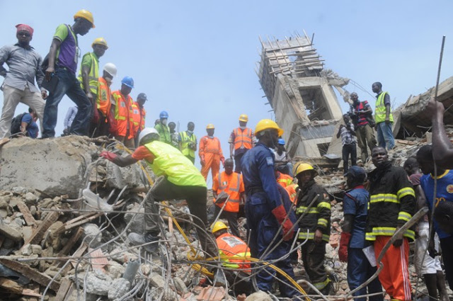 Death toll rises to 18 in Lekki Gardens 5 Story building collapse [PHOTOS] 3