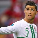 Cristiano Ronaldo Throws Journalist’s Microphone into Lake [VIDEO] 5