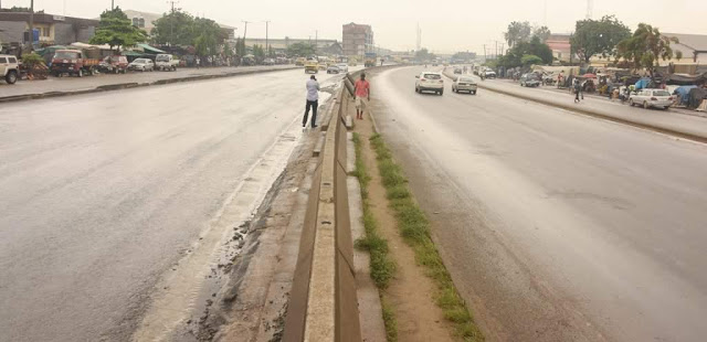 Governor Ambode Repairs Oshodi - Apapa Expressway. [PHOTOS] 2