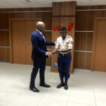 UBA Bank Honours Security Man Who Found $10,000 US Dollars And Returned It [PHOTOS] 8