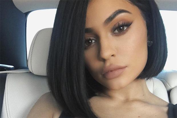 Kylie Jenner Accused of Copying Beauty Blogger Shannon Harris Eyeshadow Palette 1