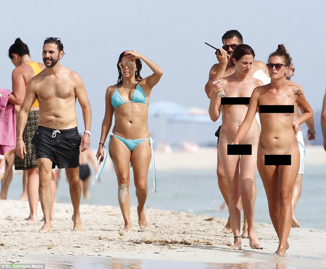 Eva Longoria and her husband enjoy a steamy smooch [PHOTOS] 38
