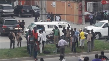 Man Lynched To Death For Allegedly Stealing A Laptop In Lekki (Photos) 16