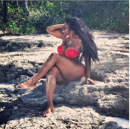 Mother Of One Sets Instagram On Fire, Shows Off Her HOT SEXY BODY [Photos] 11