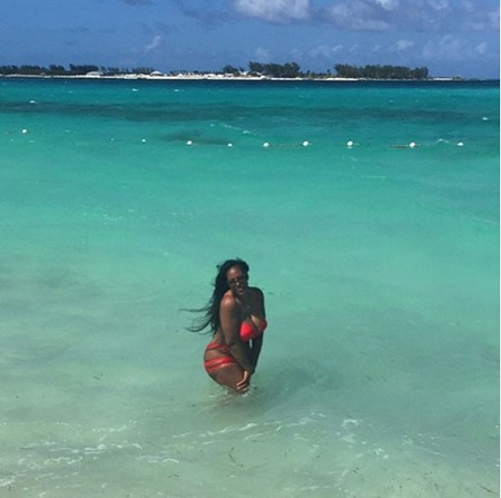 Mother Of One Sets Instagram On Fire, Shows Off Her HOT SEXY BODY [Photos] 13