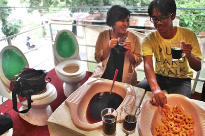 Check Out the Indonesian Toilet-themed Restaurant Where You Can Eat From a Latrine 2