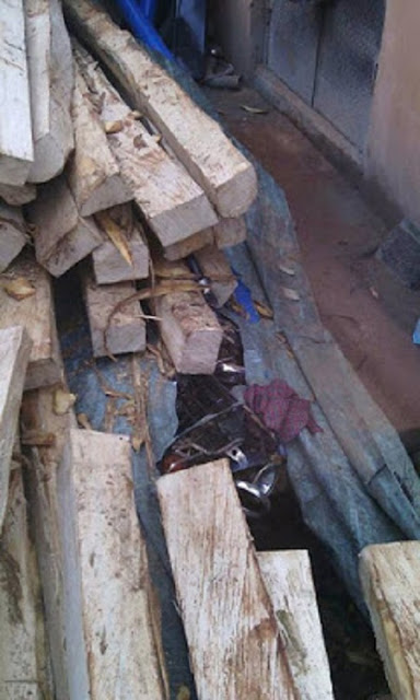Woman Dies on the Spot as Truck Carrying Timber Falls on Her [PHOTOS] 2