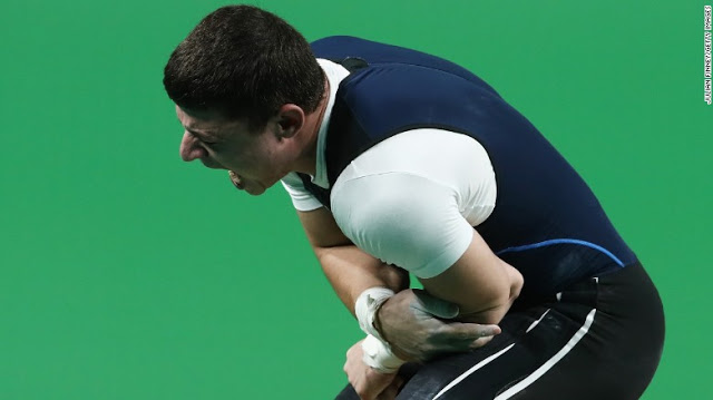 Armenian Olympic Weight Lifter Suffers Horrific Injury [PHOTOS] 5