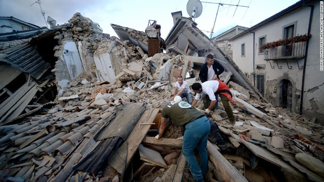 More Photos From The 6.2 Magnitude Earthquake That Hit Italy This Morning 9