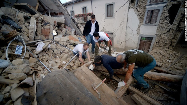 More Photos From The 6.2 Magnitude Earthquake That Hit Italy This Morning 8