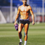 Cristiano Ronaldo shows off his hot body in new underwear ad [PHOTOS] 8