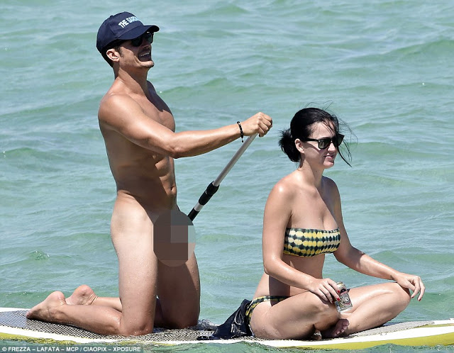Orlando Bloom strips completely NAKED for paddle board trip with Katy Perry [PHOTOS] 26