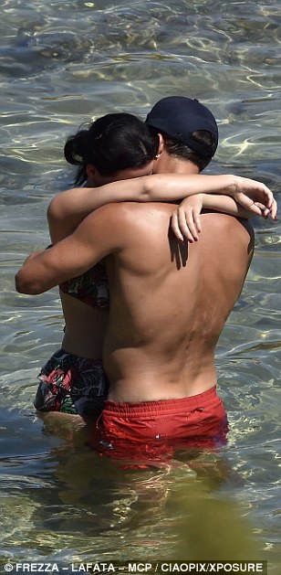Orlando Bloom Strips Down at the Beach Again, Gets overly touchy with Katy Perry [PHOTOS] 2