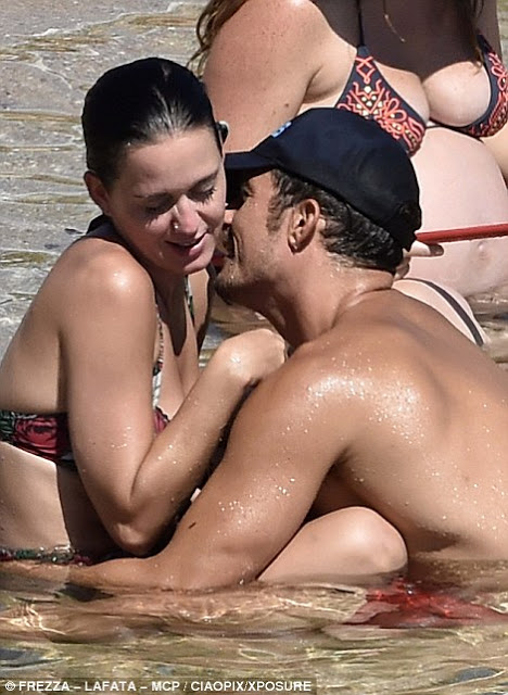 Orlando Bloom Strips Down at the Beach Again, Gets overly touchy with Katy Perry [PHOTOS] 3