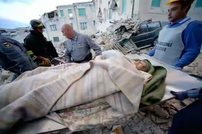 Over 21 People Dead After Earthquake Hit Central Italy [PHOTOS] 13