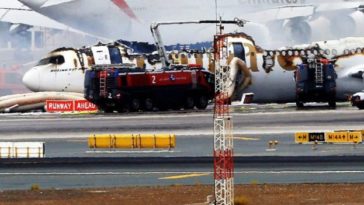 Emirate Plane Crash Lands In Dubai [PHOTOS] 5