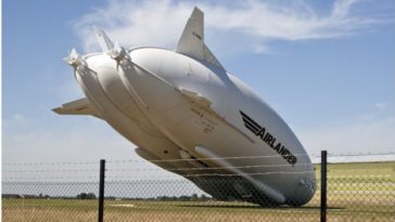 World's Largest Aircraft ''Airlander 10'' Crash Lands During It's Second Test Flight 1